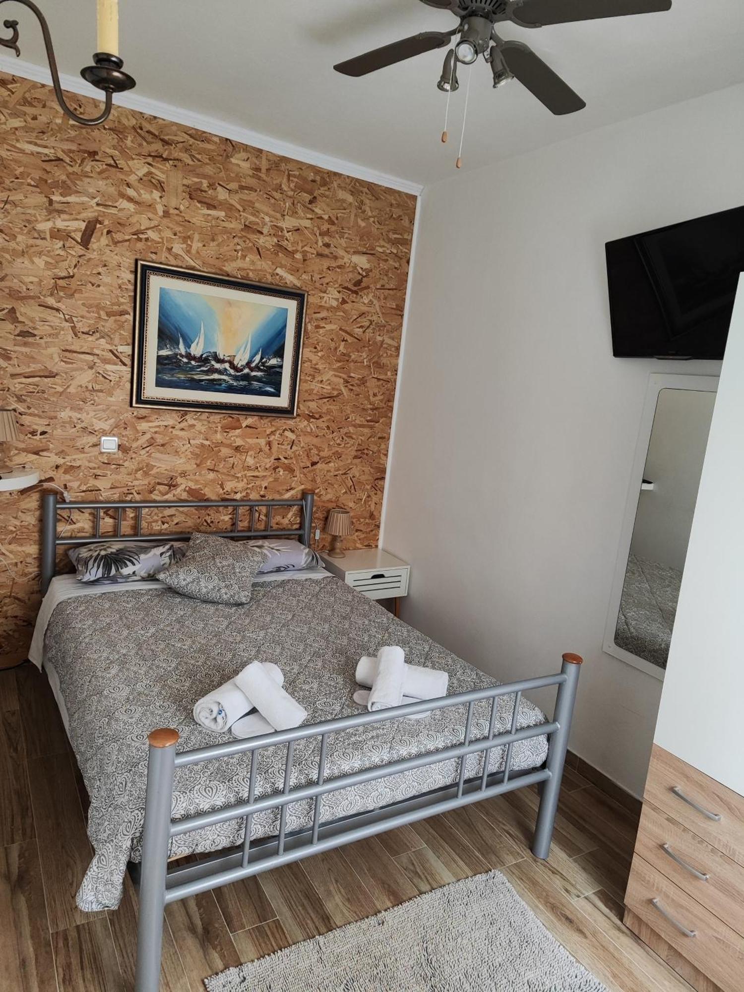 Susy Apartment Umag Bagian luar foto